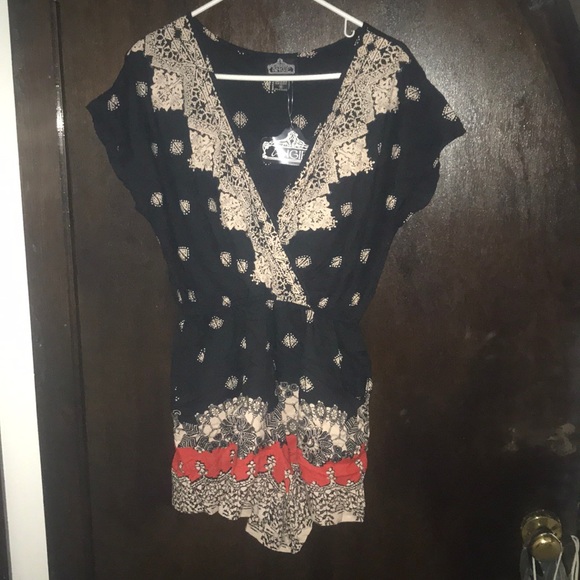 Cute romper - Picture 1 of 2